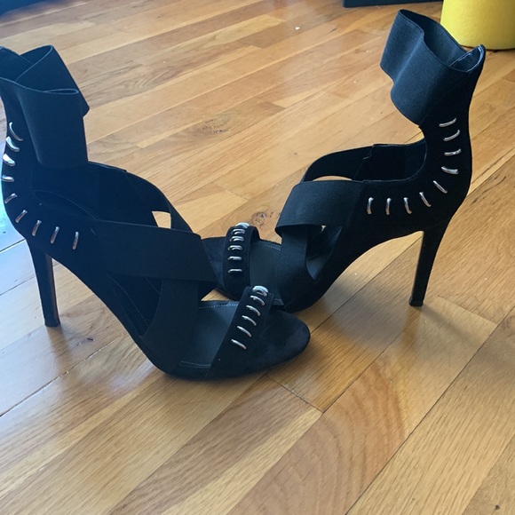NWOT Kendall & Kylie Black Strappy Stilettos - Picture 5 of 5